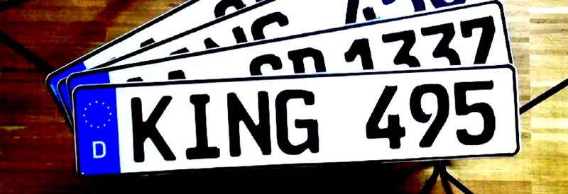 Vom Blech zum Nummernschild: Wie ein Kennzeichen hergestellt wird